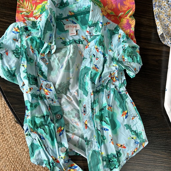 Cat and jack 2T boys flower print shirts - Picture 2 of 11